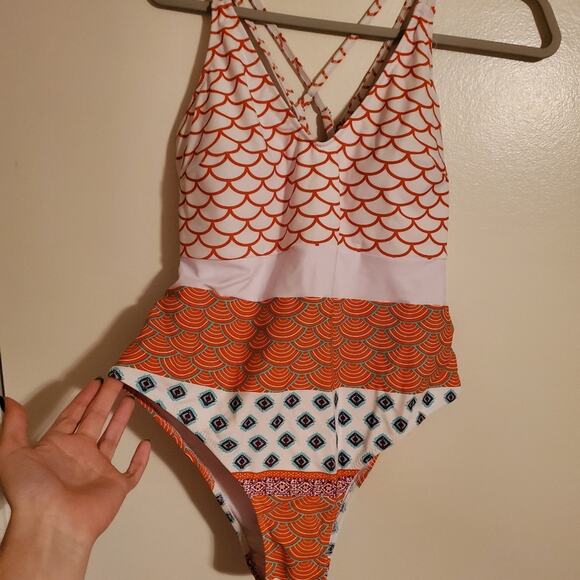 Cupshe Fish Scales Print One Piece 0X NWT - Picture 3 of 8